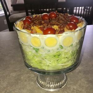 Easy Seven Layer Vegetable Salad_image