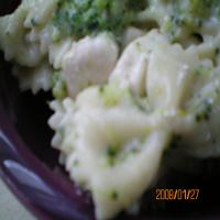 Bow Tie Pasta With Chicken and Vegetables_image
