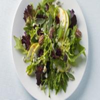 Juicy Pear and Blue Cheese Salad_image