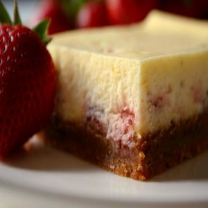 Wilton's Strawberry Cheesecake Squares_image