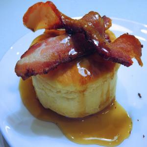 Puftaloons with Maple Syrup and Bacon_image