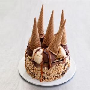 Salted Caramel Ice Cream Cone Cake_image