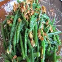 Green Beans With Walnuts and Shallot Crisps image