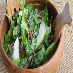 Awesome Maple-Balsamic Blue Cheese Pear Salad_image