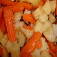 Grilled Parmesan Potatoes and Carrots_image
