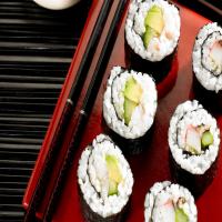 Avocado and prawn sushi rolls recipe_image