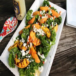 Warm Grilled Peach and Kale Salad_image