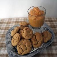 Gingersnap Cookies with Pumpkin Dip_image