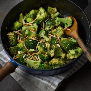 Spicy Broccoli with Parmesan Cheese_image