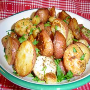 Roasted Garlic-Herb New Potatoes_image