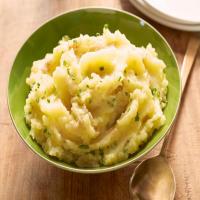 Vegan Roasted-Garlic Mashed Potatoes image