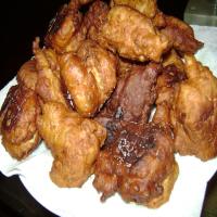 Caribbean Conch Fritters With Island ' Hot' Sauce_image