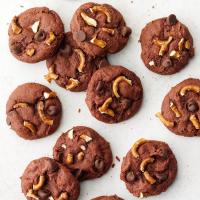 Pretzel and Salted Caramel Chocolate Cookies_image