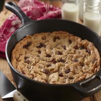 Chocolate Chunk Cast-Iron Skillet Cookie_image