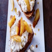 Cheese and pears on toast_image