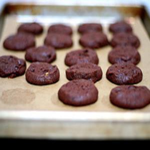 Crisp Chocolate Cookies for 100 by Freda_image