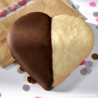 Chocolate-Dipped Shortbread Hearts_image