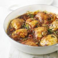 Rosemary chicken with tomato sauce image