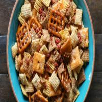 Slow-Cooker Cheesy Bacon Chex® Mix_image