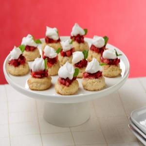 Tiny Strawberry Shortcakes_image