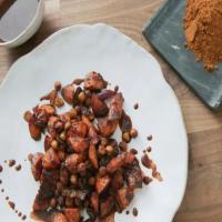Berbere-Spiced Roasted Carrots, Chickpeas and Onions_image