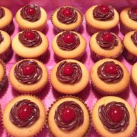 Boston Creme Mini-Cupcakes image