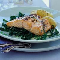 Grilled salmon with curly kale & a Noilly Prat sauce image