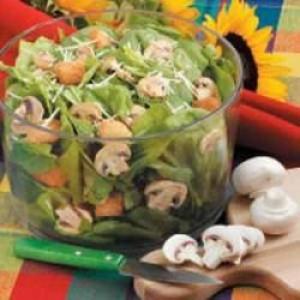 Chive-Mushroom Spinach Salad image