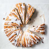 Braided Almond-Cream Wreath (Kranzkuchen) image