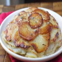 Potatoes Anna with Apples and Sage_image