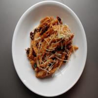 Penne With Sun-Dried Tomatoes and Goat Cheese_image