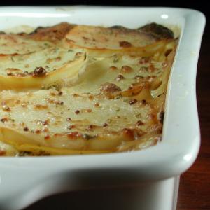 Scalloped Garlic Potatoes image