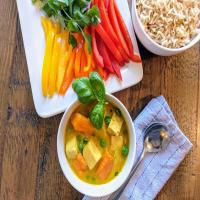 Easy Vegan Coconut Curry with Tofu_image