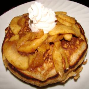 Spicy Apple Gingerbread Pancakes_image
