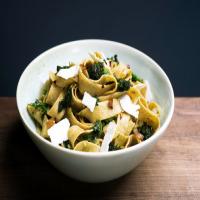 Whole-Wheat Fettuccine With Spicy Broccoli Rabe image