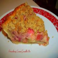 Sis's Strawberry, Cream Crumb Pie_image
