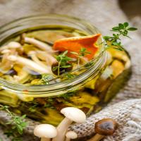 Garlic Mushrooms Preserved In Oil_image