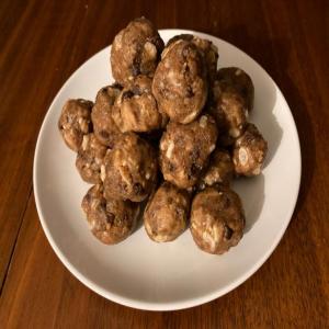 Peanut Butter Chocolate Chip Cookie Dough Bites_image