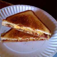 Elvis' Grilled Cheese Sandwich_image