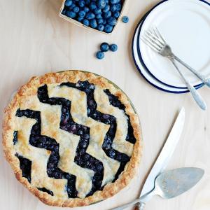 Chevron Striped Blueberry Pie_image