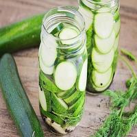 Pepper and Garlic Zucchini Pickles_image