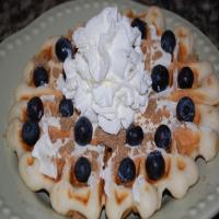 Easy and Fast Fruit 'n Cream Waffles_image