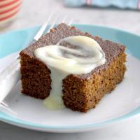 Contest-Winning Gingerbread with Lemon Sauce_image