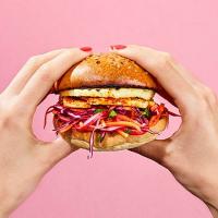 Spiced halloumi & pineapple burger with zingy slaw image