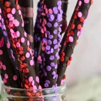 Festive and Fun Chocolate Dipped Pretzel Rods_image