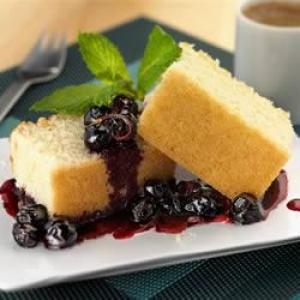 Pound Cake with Blueberry Sauce_image