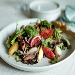 Grilled Meat and Potatoes Salad_image