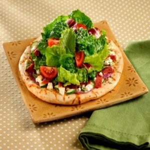 Light Salami and Feta Mini Pizzas With Tossed Greens_image