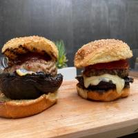 Portobello Mushroom and Swiss Turkey Burgers_image
