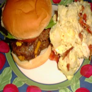 Smoked Cheddar & Bacon Stuffed Hamburgers_image